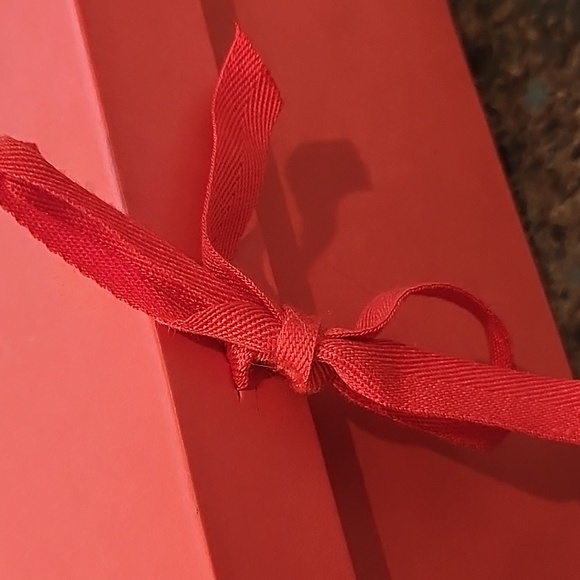 Beautiful Jewelry Box - Picture 3 of 15